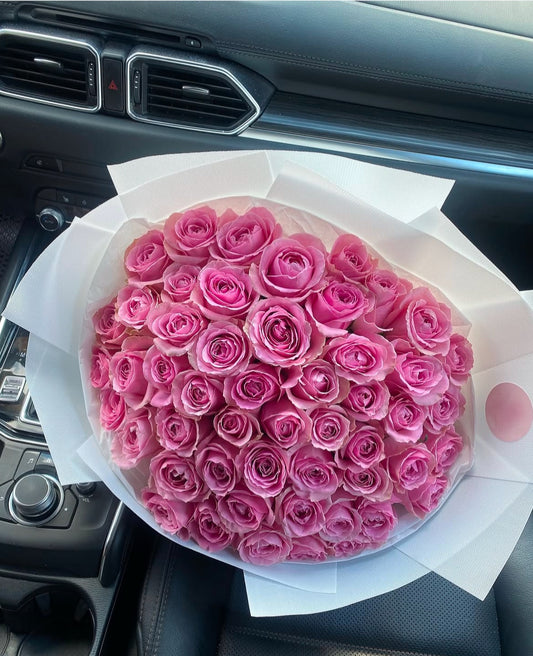 Pink roses (size extra large on the photo)