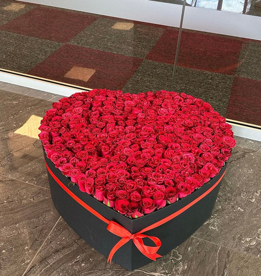 Flower Basket "I Love You" - red roses